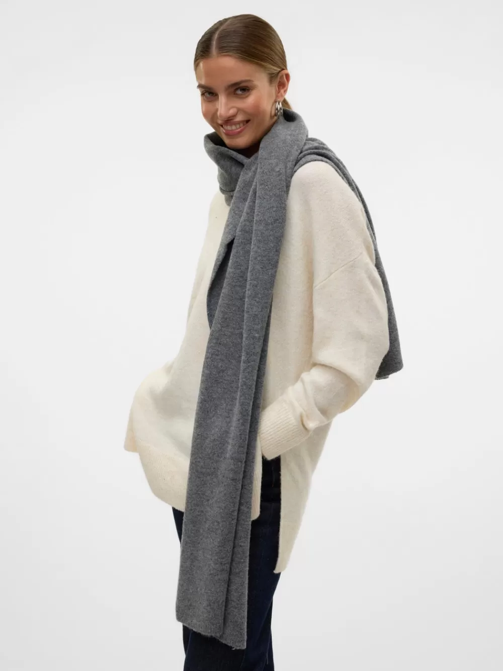 VERO MODA Paksut huivit Dark Grey Melange Hot