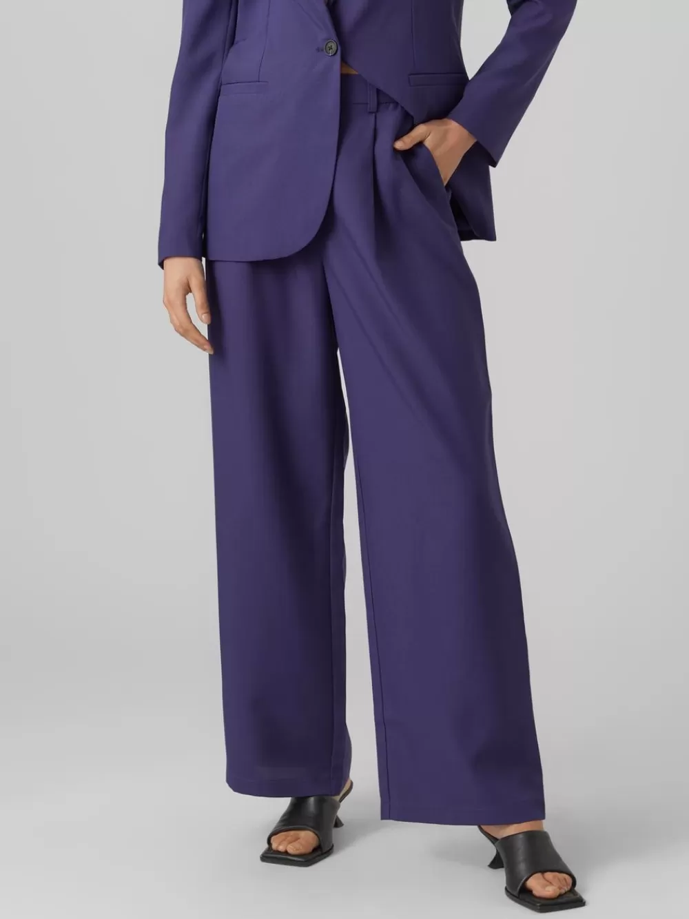 VERO MODA VMCAPRI Normaali vyötärö Housut Astral Aura Shop