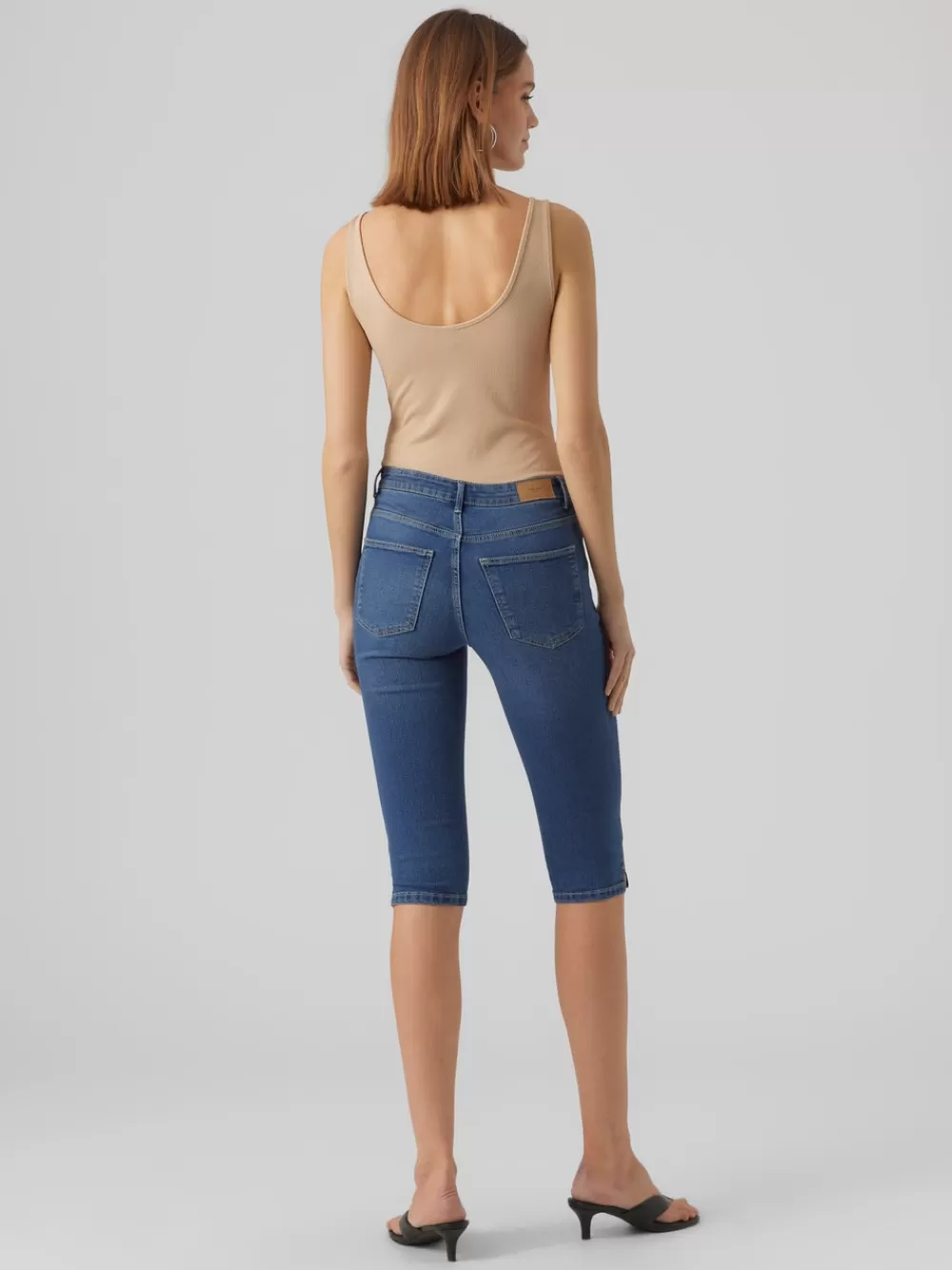 VERO MODA VMJUNE Normaali vyötärö Slim fit Farkut Medium Blue Denim Shop