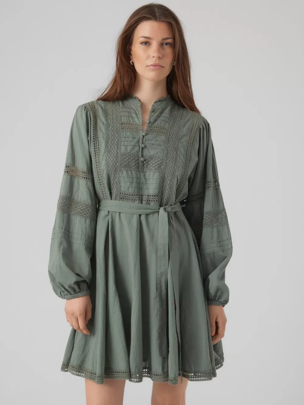 VERO MODA VMLAVA Lyhyt mekko Laurel Wreath Hot