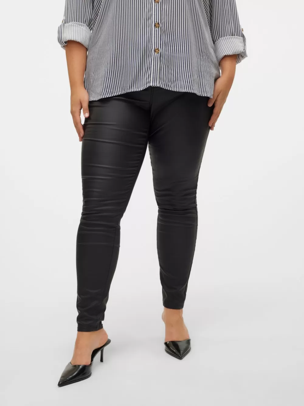 VERO MODA VMSEVEN Normaali vyötärö Housut Black Clearance
