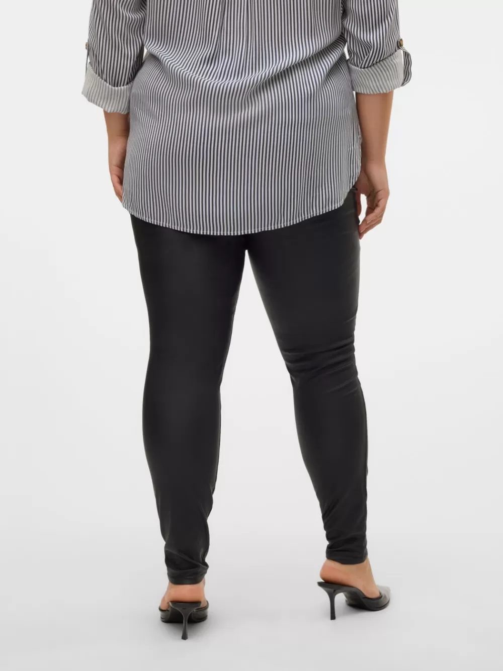 VERO MODA VMSEVEN Normaali vyötärö Housut Black Clearance