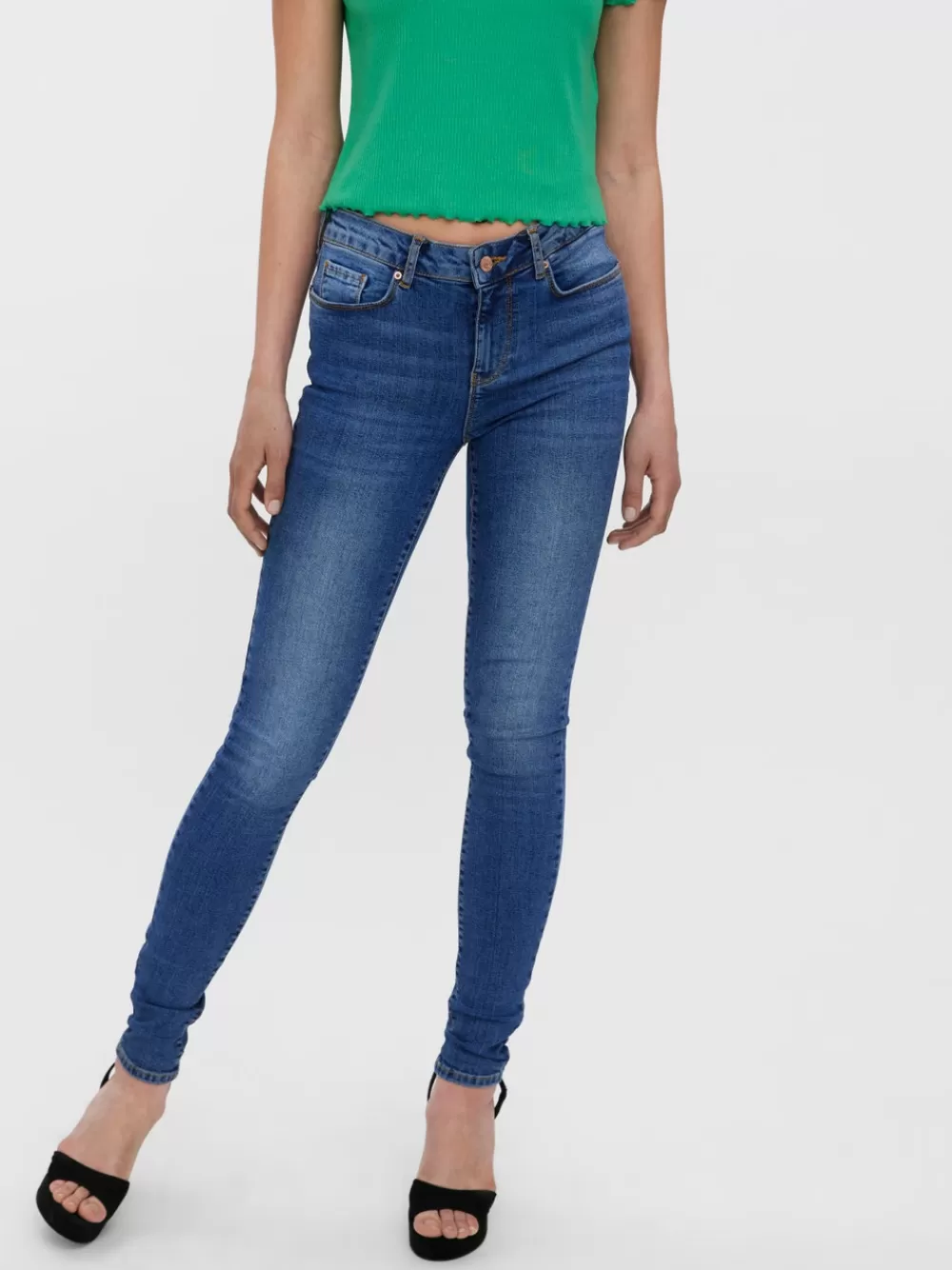 VERO MODA VMSEVEN Normaali vyötärö Slim fit Farkut Medium Blue Denim Clearance