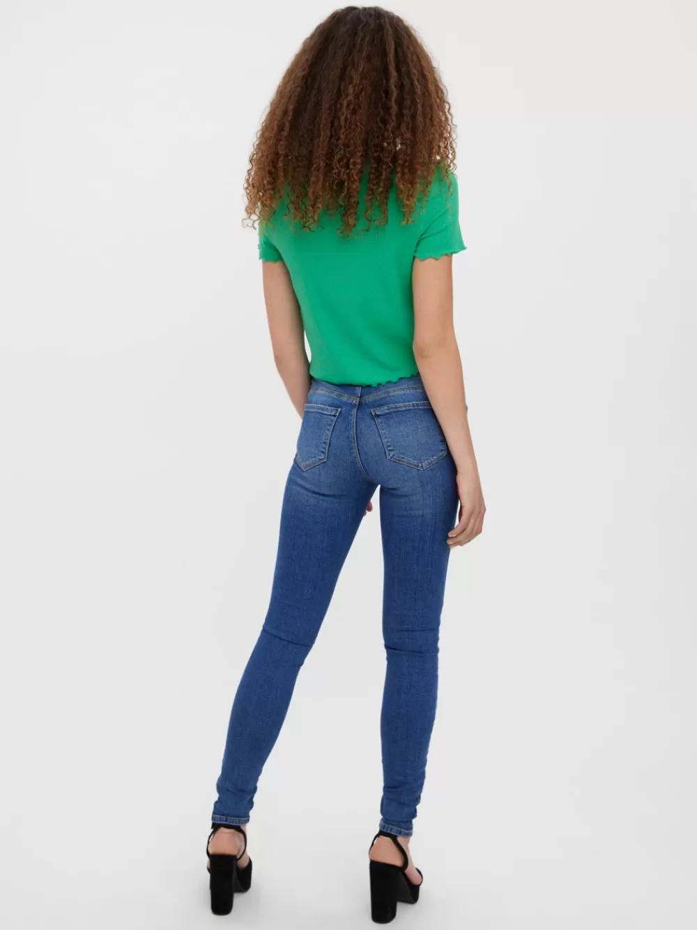 VERO MODA VMSEVEN Normaali vyötärö Slim fit Farkut Medium Blue Denim Clearance