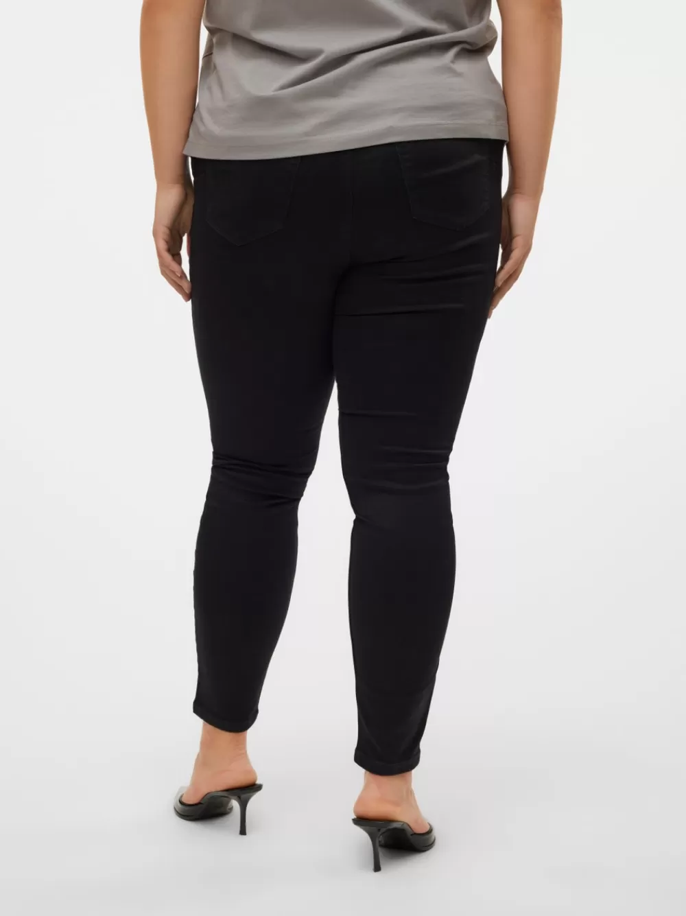 VERO MODA VMSEVEN Normaali vyötärö Slim fit Farkut Black Sale